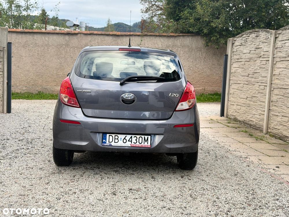 Hyundai i20 - 17