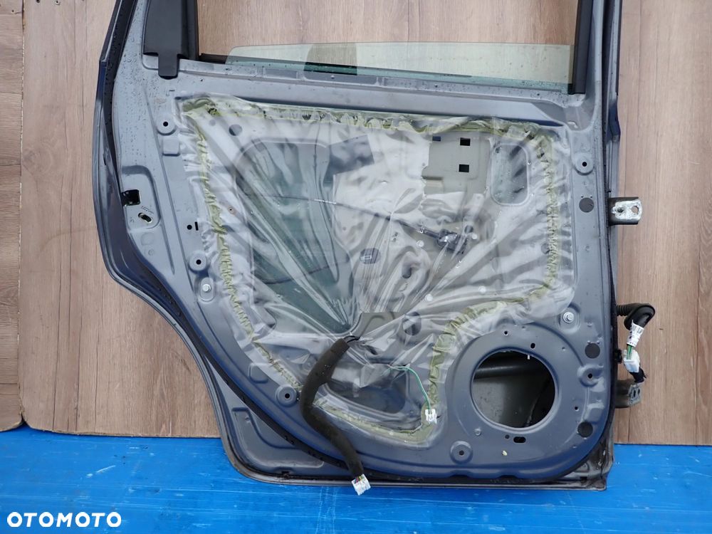 NISSAN NOTE E11 06-12 DRZWI TYLNE LEWE B52 - 10