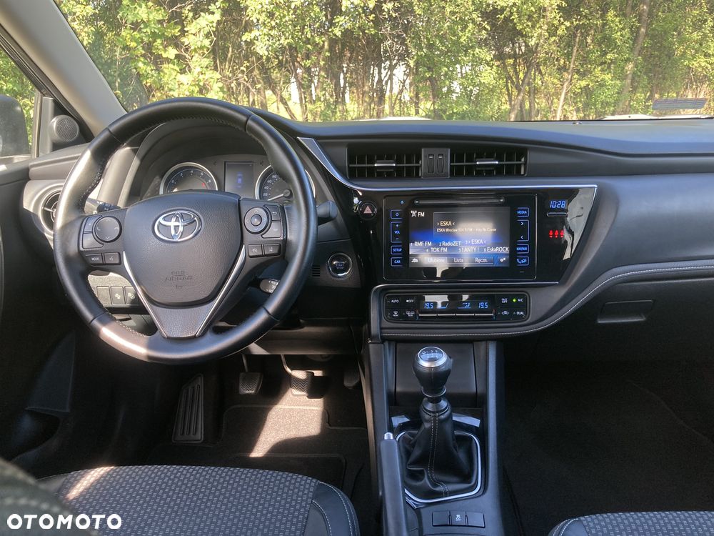 Toyota Corolla - 19