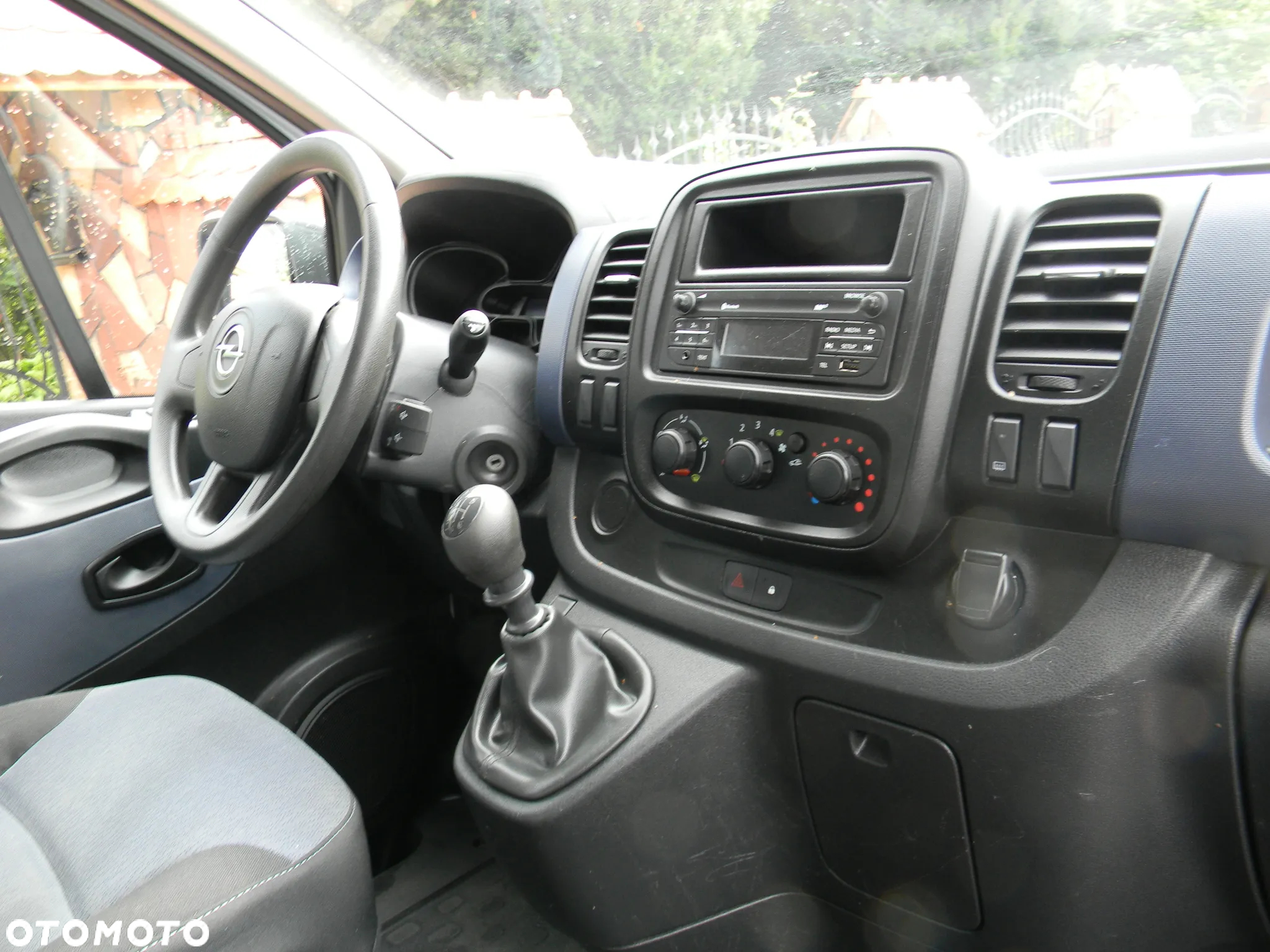 Opel Vivaro - 8
