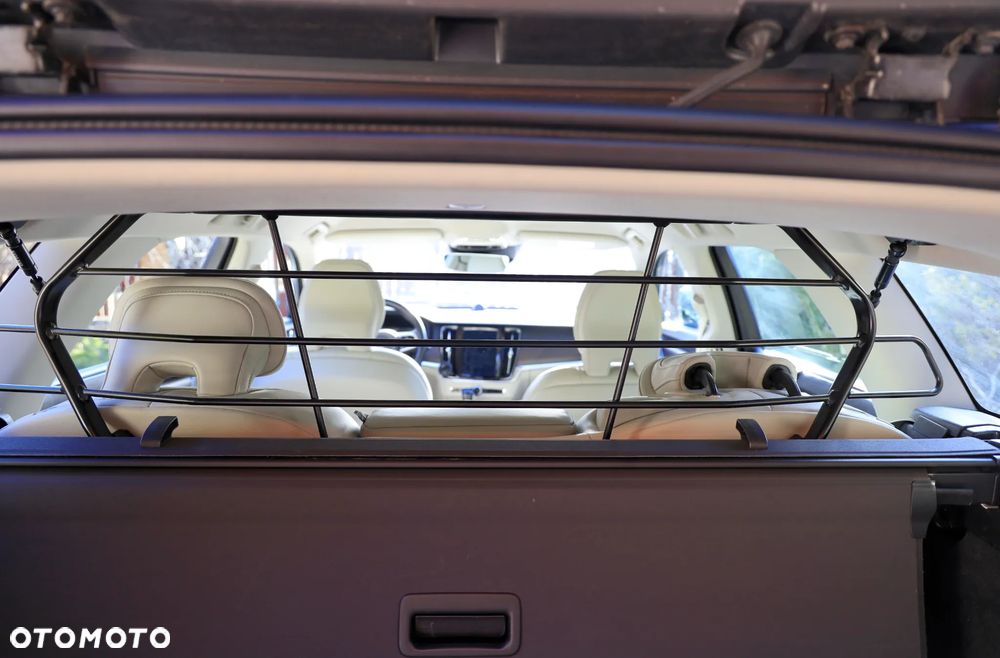 Volvo V90 Cross Country - 30