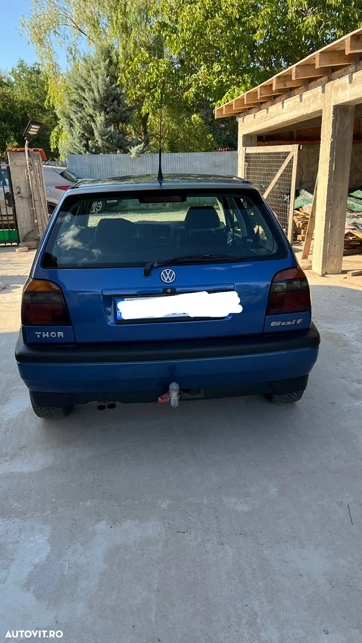 Volkswagen Golf - 3