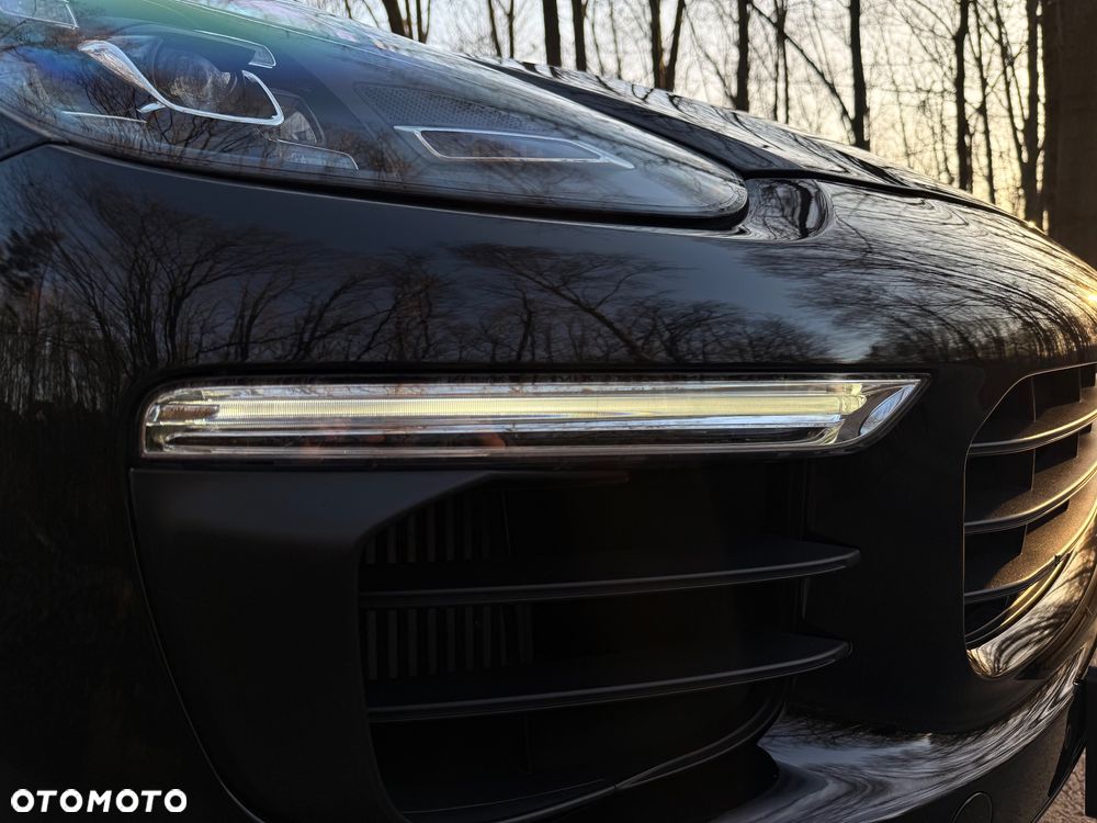 Porsche Cayenne S - 11