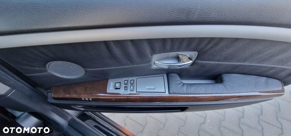 BMW Seria 7 745i L - 22