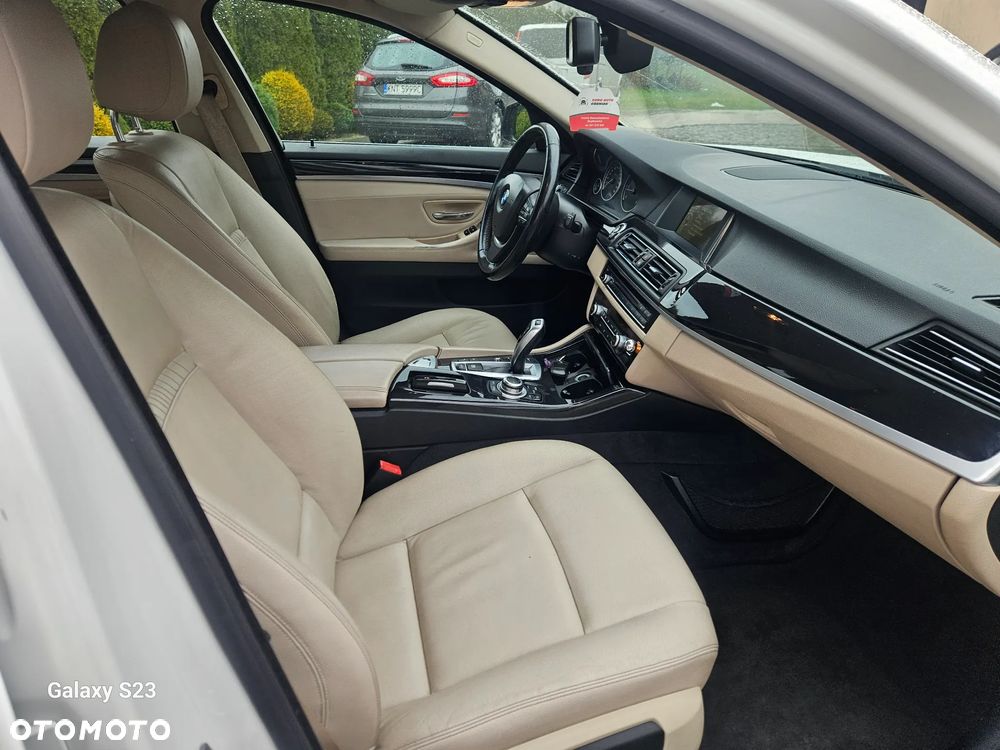 BMW Seria 5 525d xDrive Luxury Line - 12
