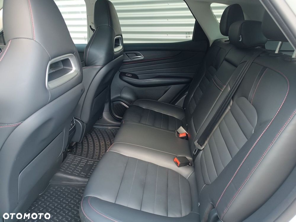 MG HS 1.5 T-GDI Exclusive DCT - 30