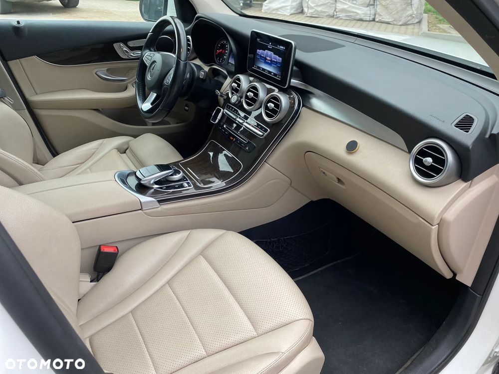 Mercedes-Benz GLC - 14