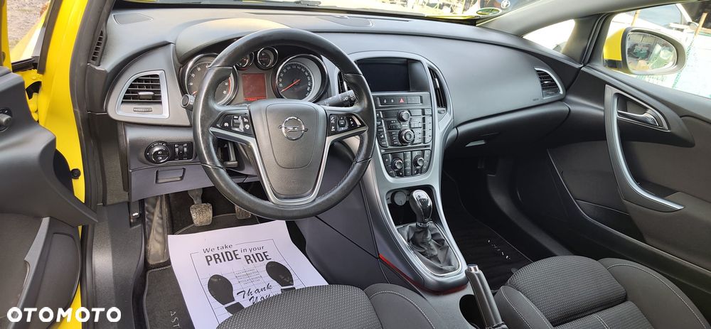 Opel Astra 1.6 Turbo Cosmo - 9