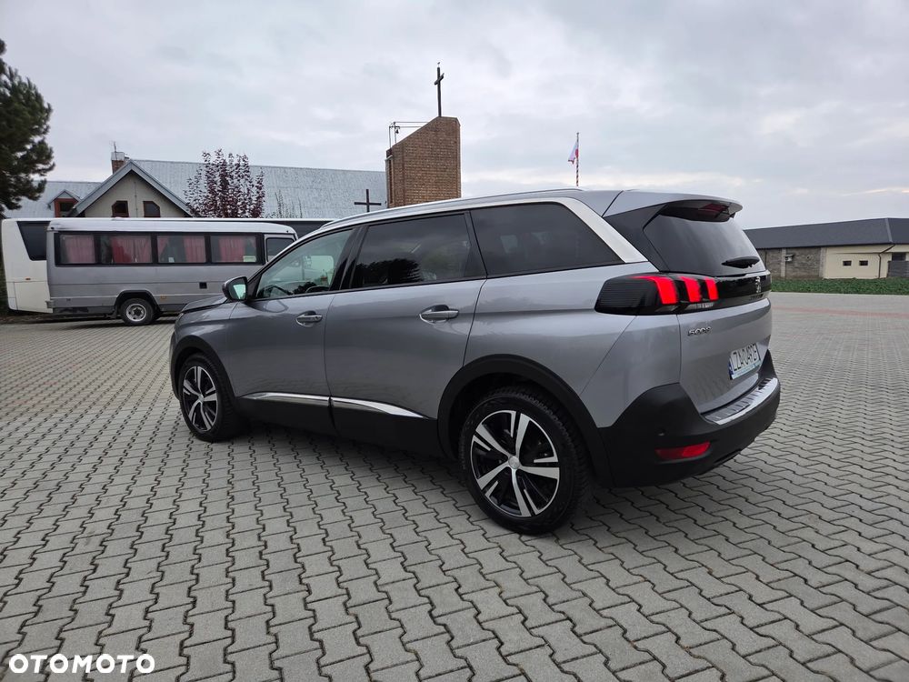 Peugeot 5008 2020 photo 3