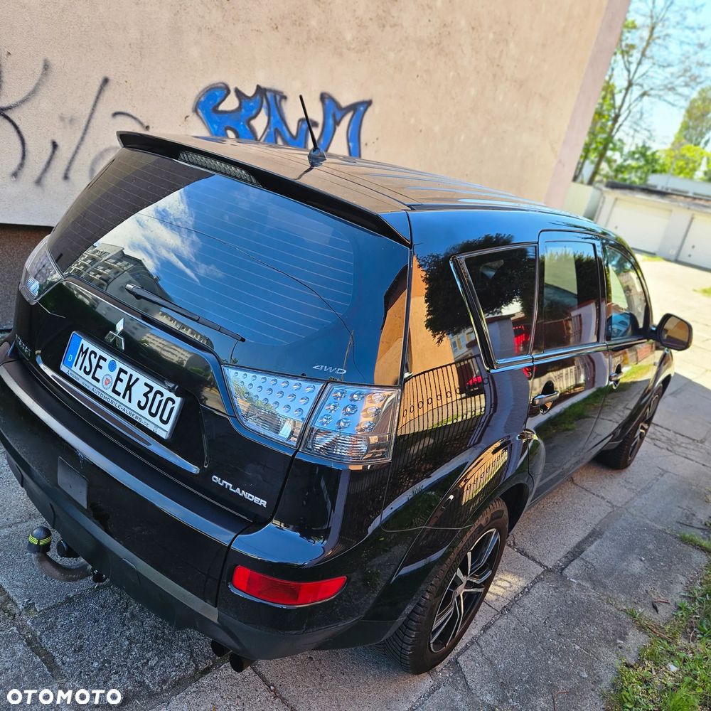 Mitsubishi Outlander - 8
