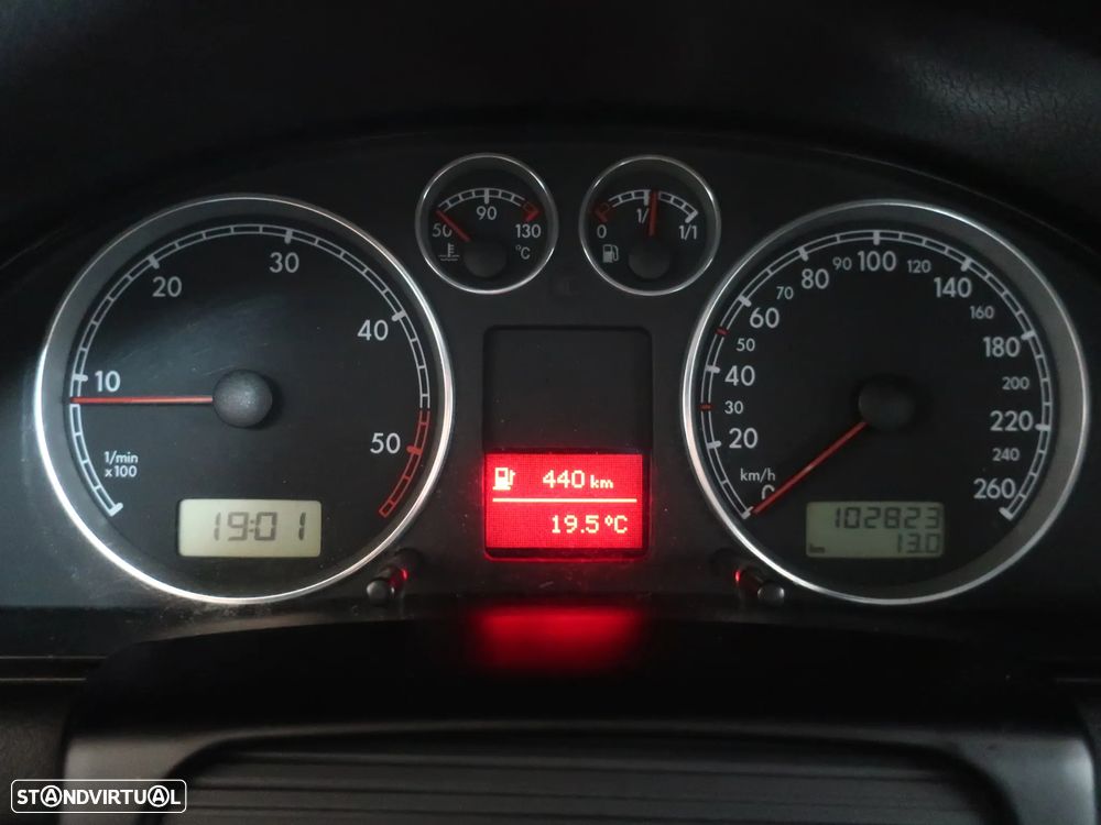 VW Passat 1.9 TDi Confortline - 17