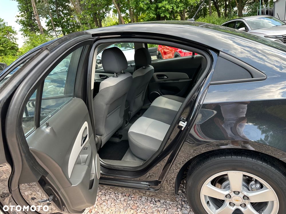 Chevrolet Cruze - 16