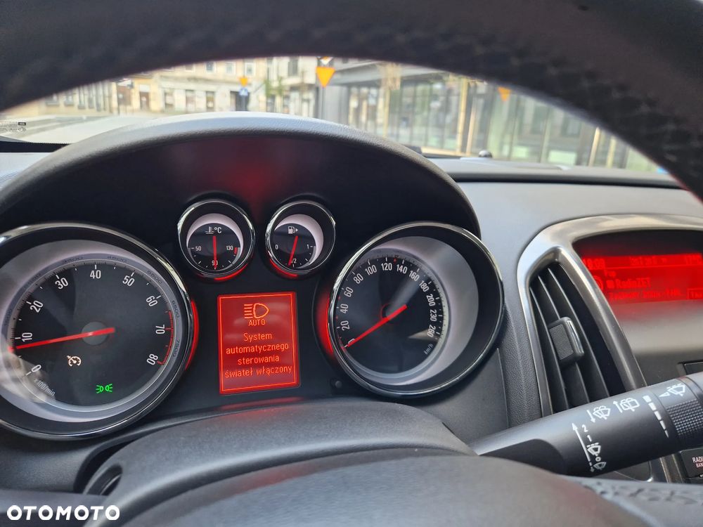 Opel Astra 1.4 T Cosmo EU6 - 38