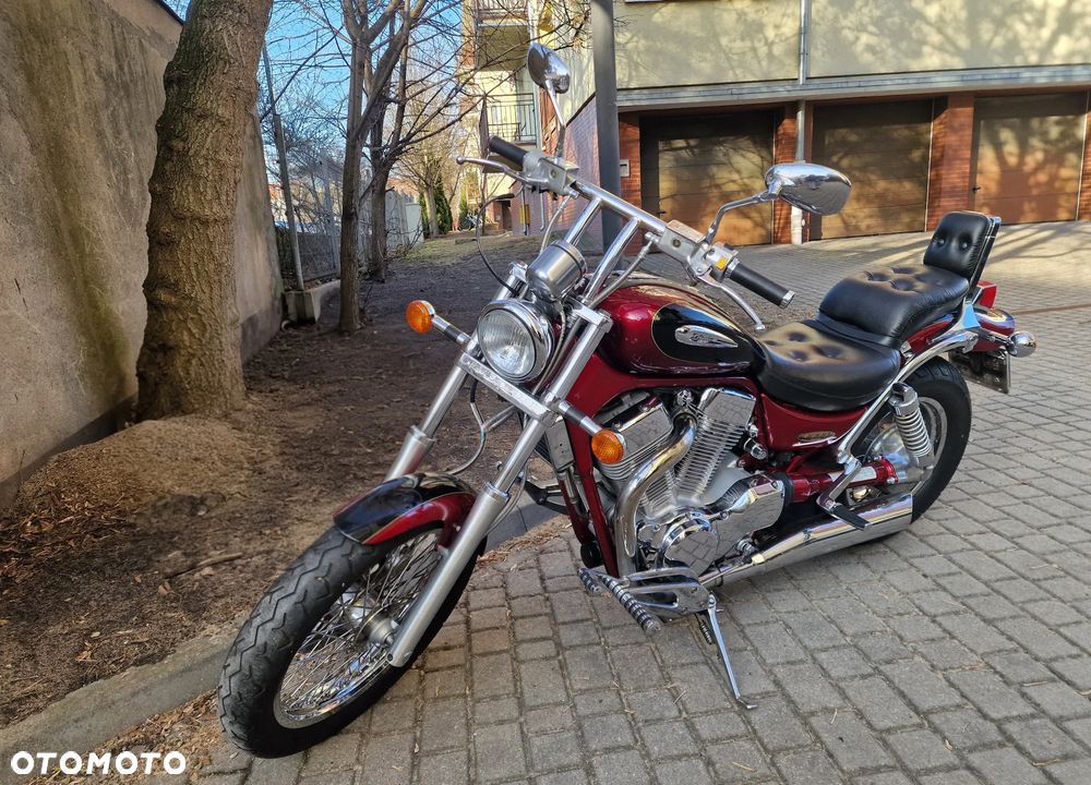 Suzuki Intruder - 8