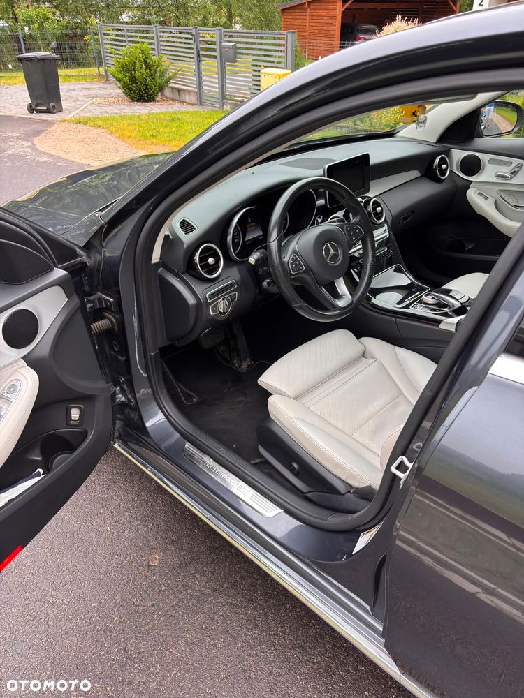 Mercedes-Benz Klasa C 300 7G-TRONIC AMG Line - 14