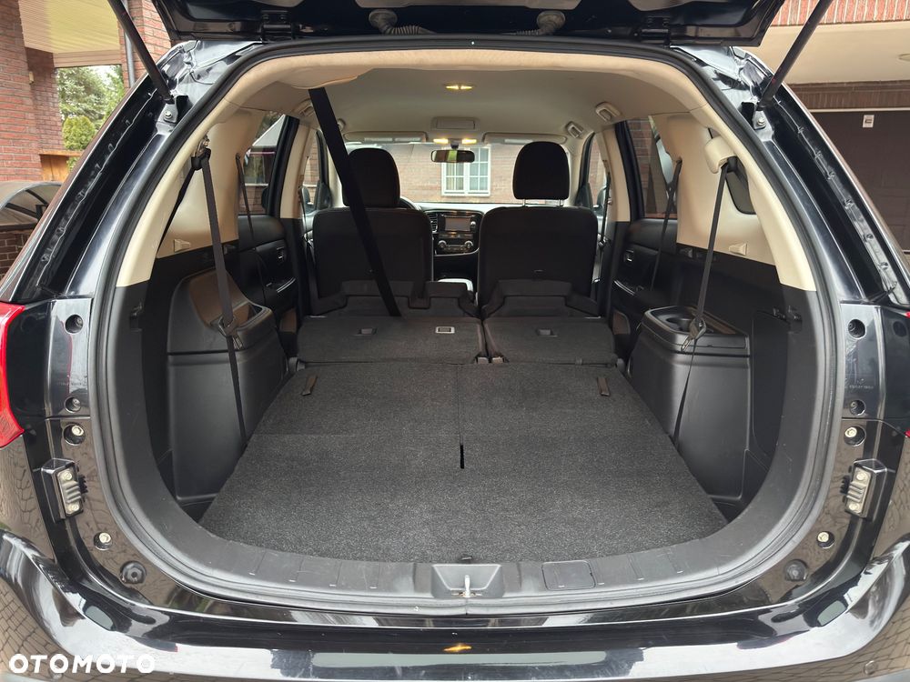 Mitsubishi Outlander 2.4 4WD CVT Intense - 19