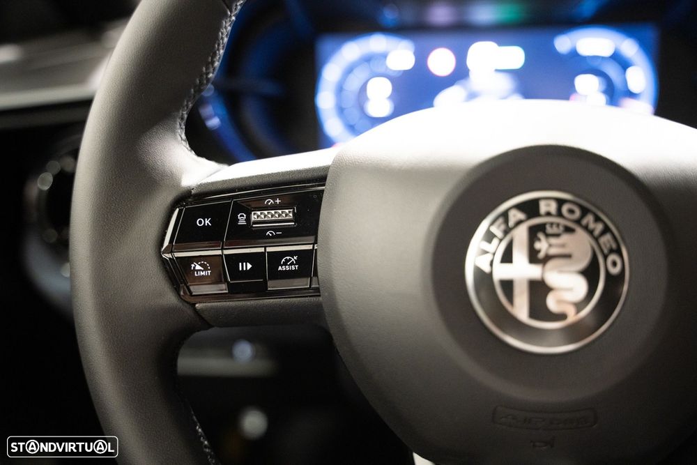 Alfa Romeo Junior 54 kWh Intensa - 14