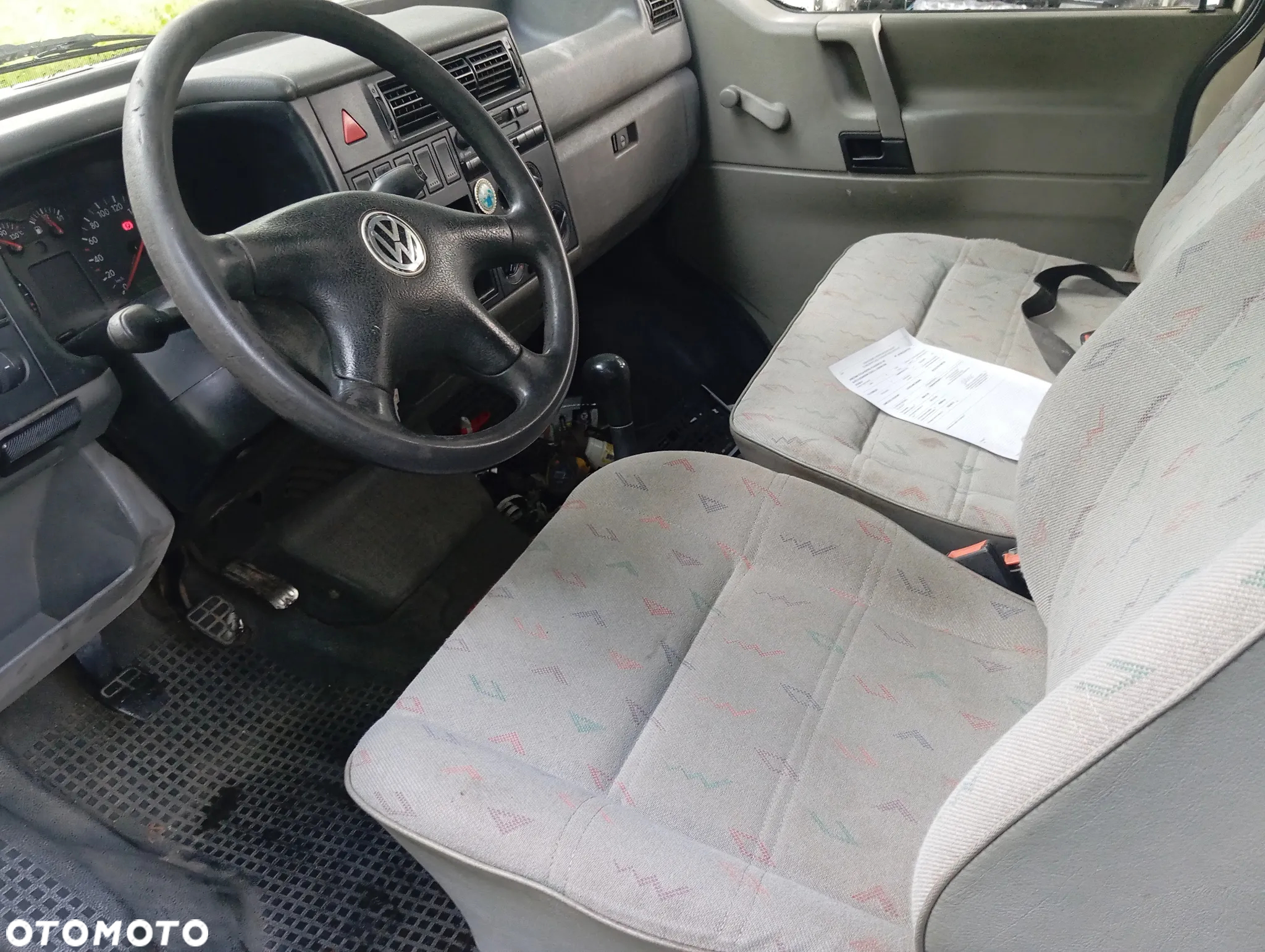 Volkswagen Caravelle - 9
