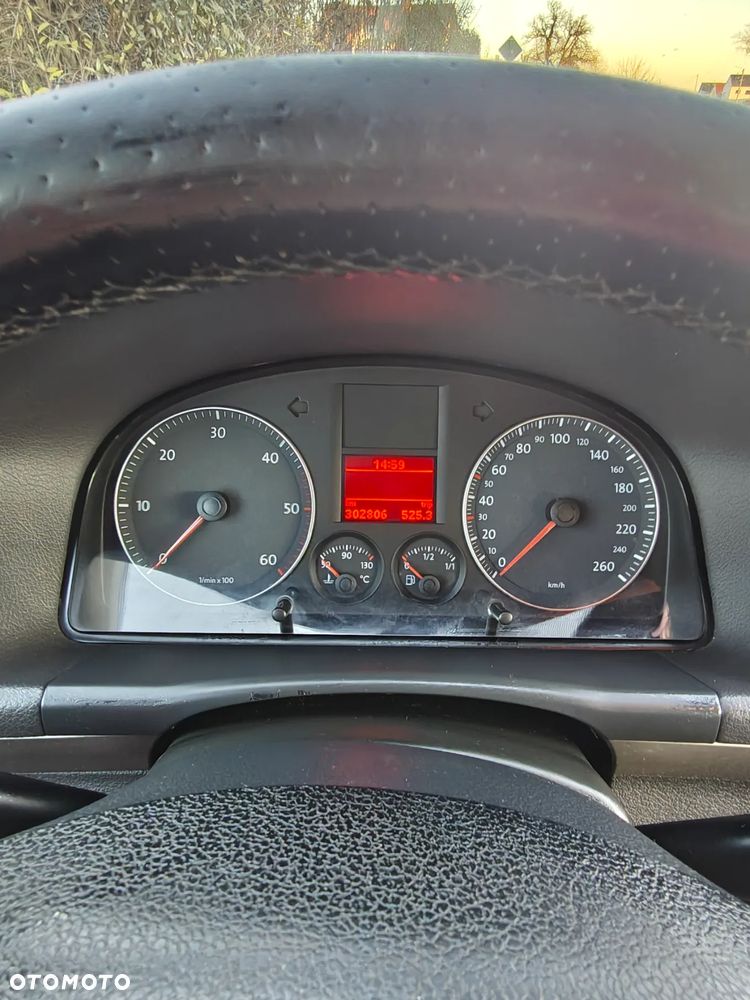 Volkswagen Touran 2.0 TDI DPF Cross - 6