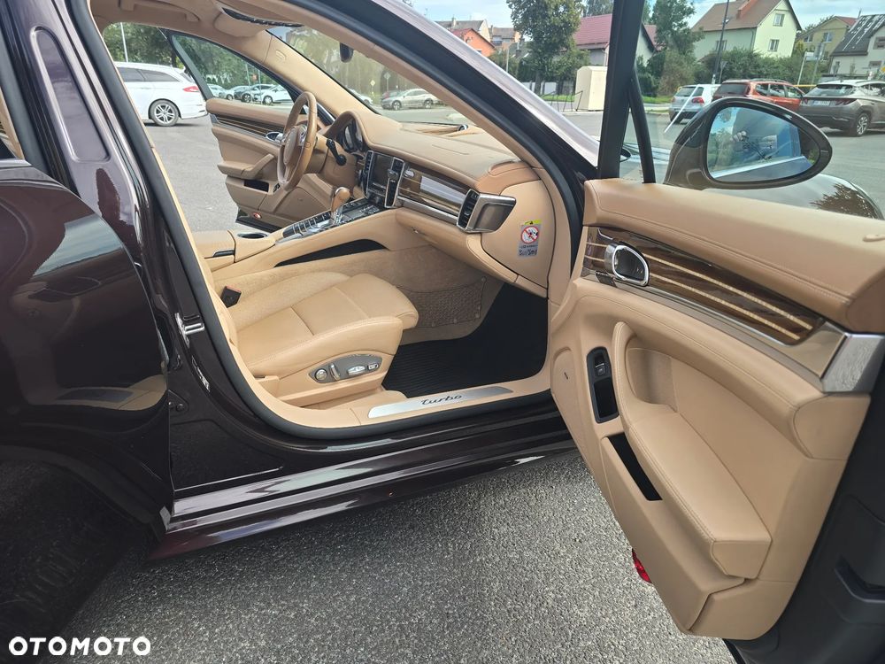 Porsche Panamera Turbo - 16