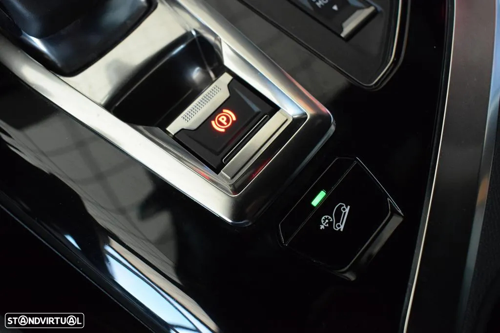 Peugeot 3008 1.6 Hybrid4 GT e-EAT8 - 13