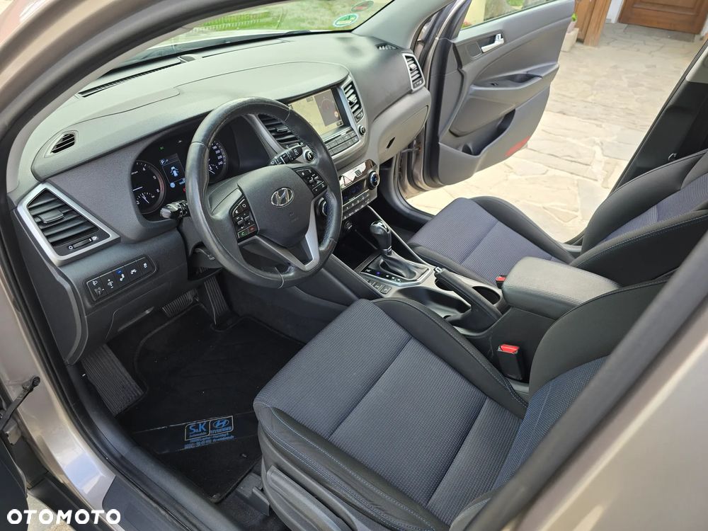 Hyundai Tucson 2.0 CRDi 4WD Automatik Style - 27