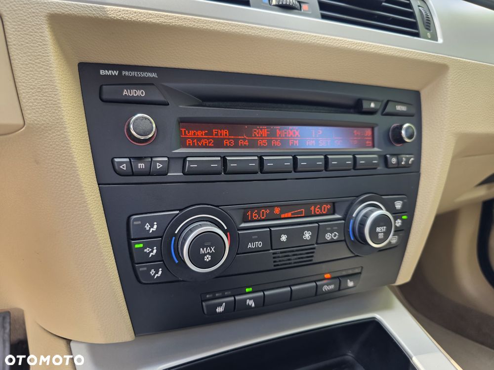 BMW Seria 3 318i - 18
