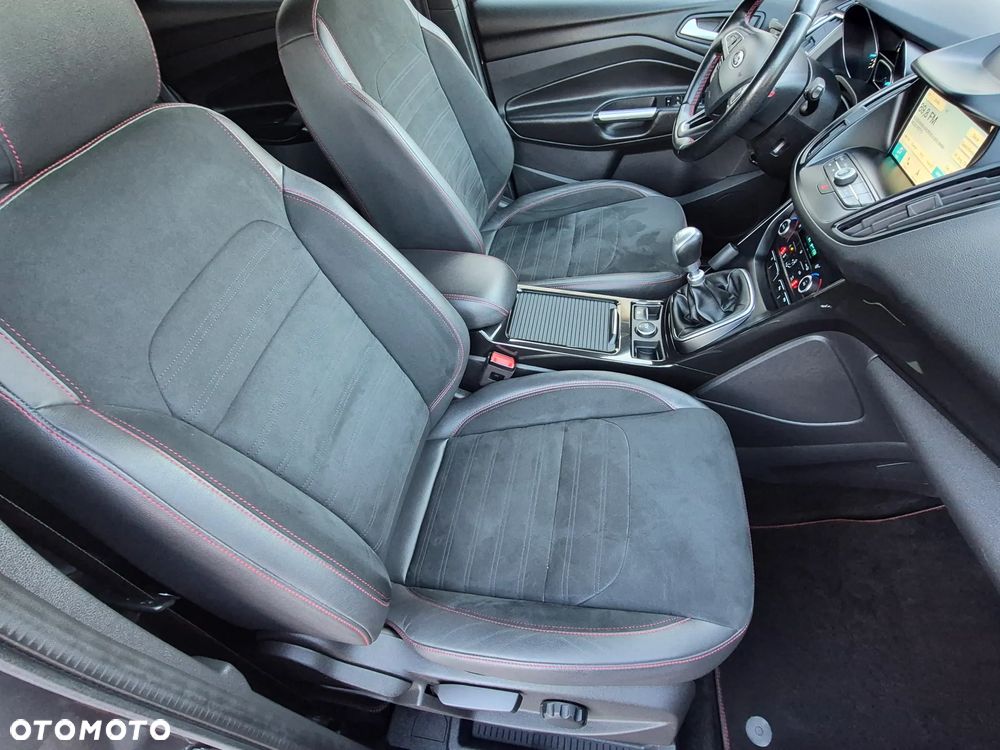 Ford Kuga 1.5 EcoBoost 2x4 ST-Line - 21