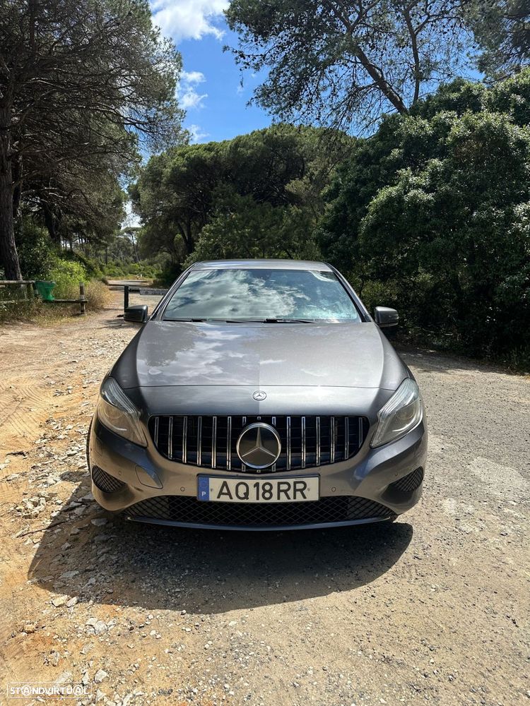 Mercedes-Benz A 180 d AMG Line - 2