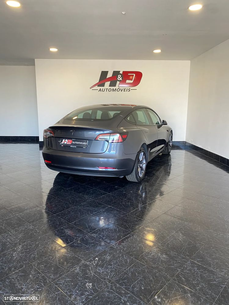 Tesla Model 3 Long Range Tração Traseira - 3