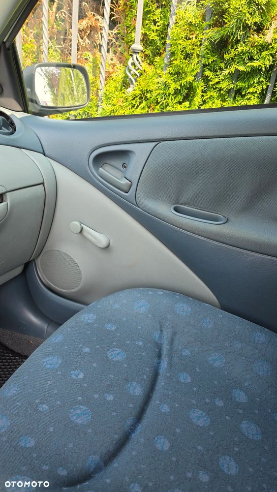 Toyota Yaris 1.0 Base - 15