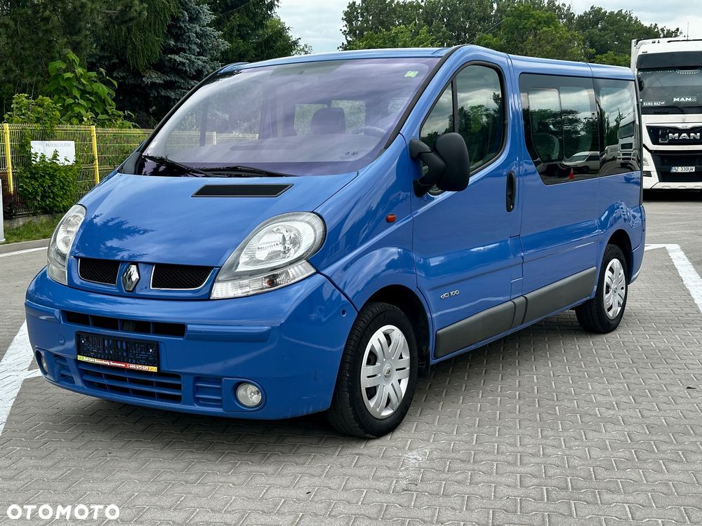 Renault Trafic Passenger - 1