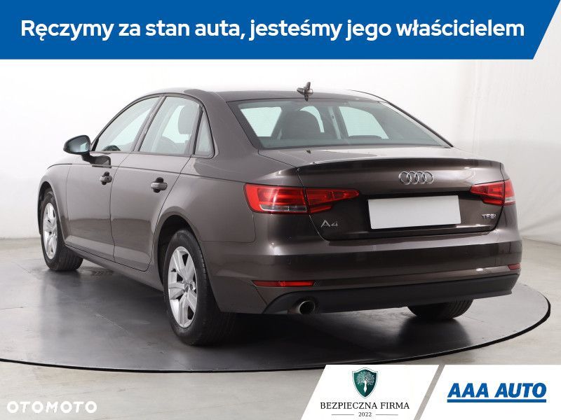 Audi A4 Limousine - 6