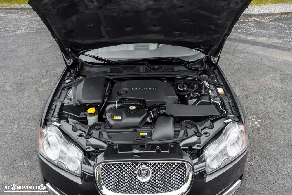 Jaguar XF 3.0 D V6 Luxury - 9