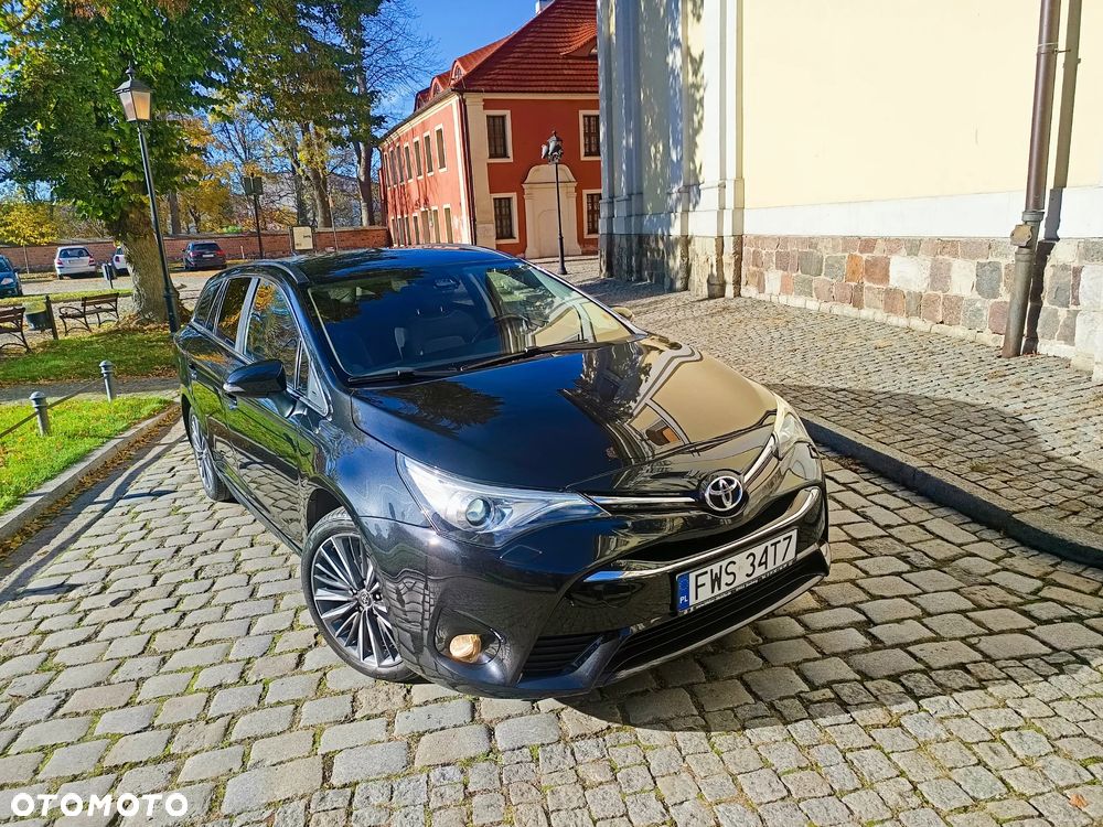 Toyota Avensis 1.8 Premium - 4
