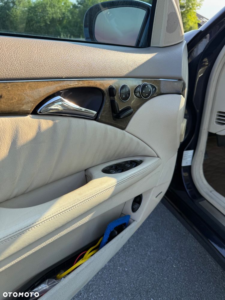 Mercedes-Benz Klasa E 500 4-Matic T Avantgarde - 14