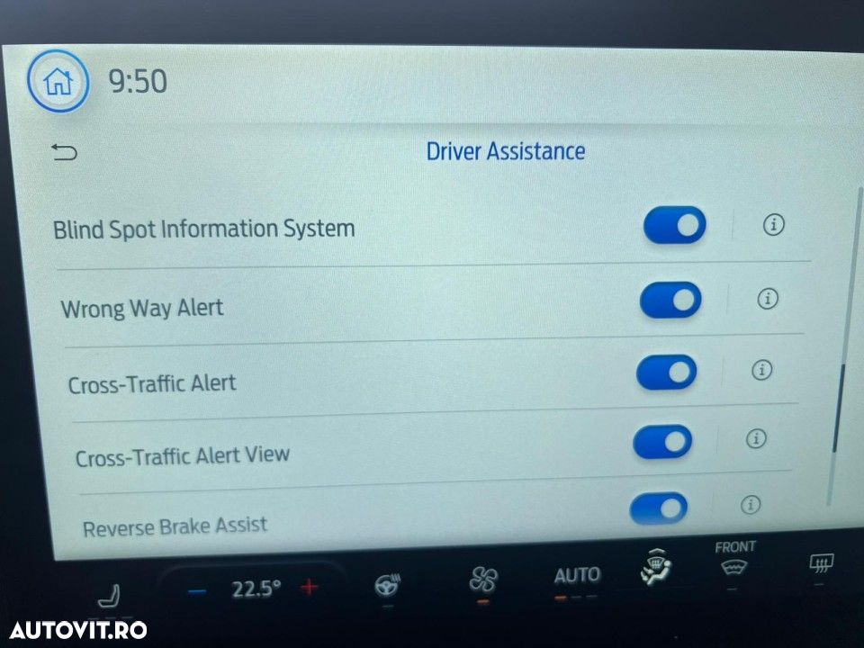 Ford Tourneo Custom - 12