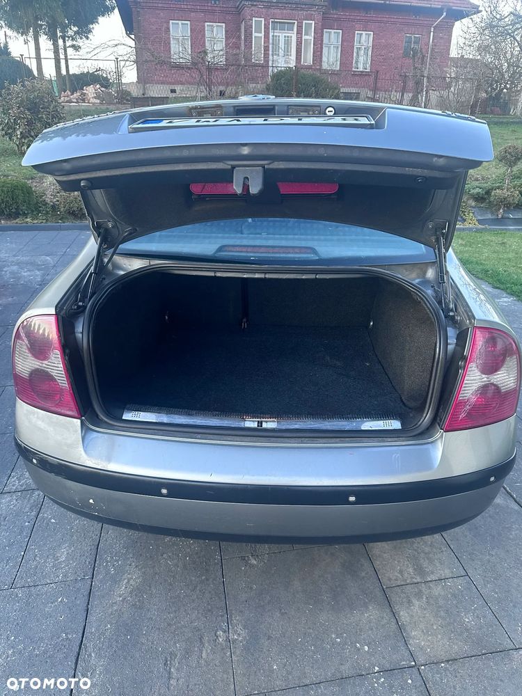 Volkswagen Passat 1.9 TDI Exclusive - 6