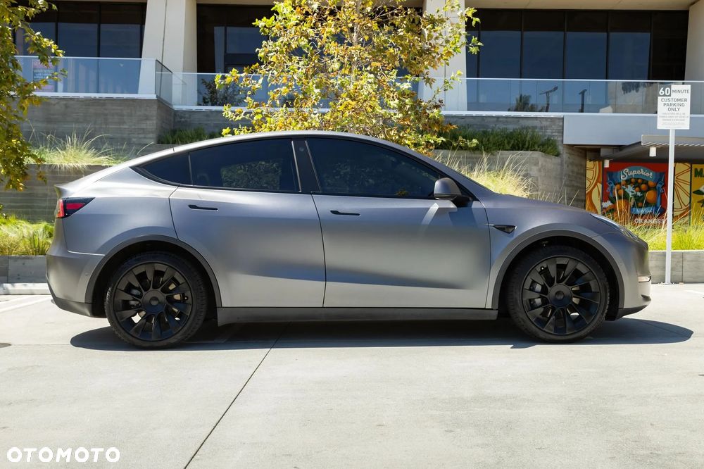 Tesla Model Y Long Range Dual Motor AWD - 7