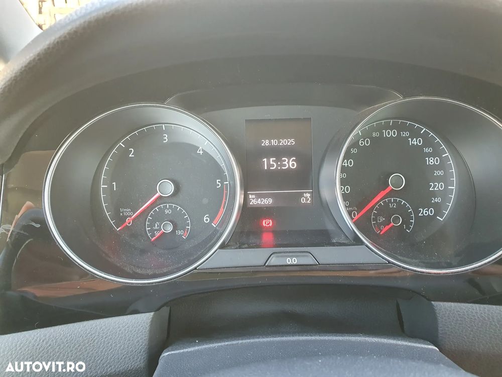 Volkswagen Golf Sportsvan 2.0 TDI DPF DSG BMT Comfortline - 4