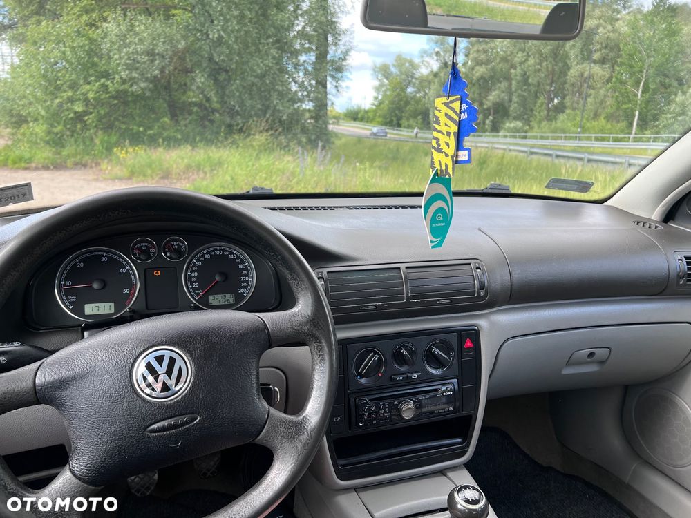 Volkswagen Passat 1.9 TDI Basis - 7