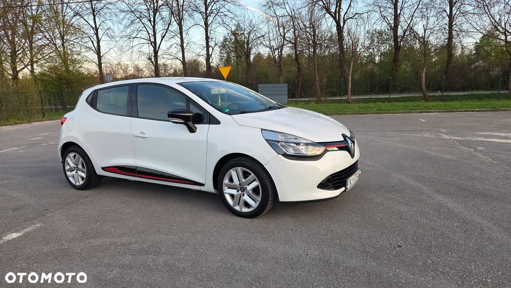 Renault Clio 1.2 16V 75 Luxe - 17