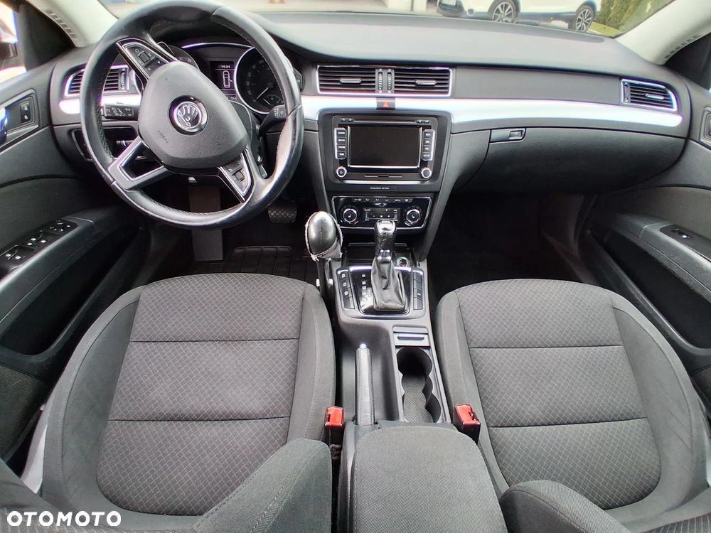 Skoda Superb 2.0 TDI DSG Elegance - 37