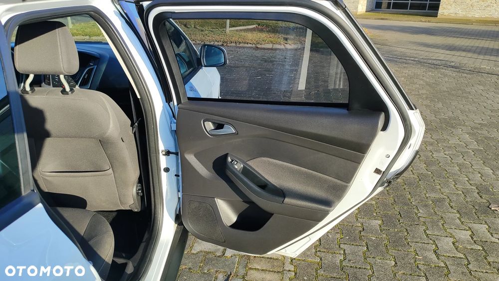 Ford Focus 1.6 Ambiente - 17