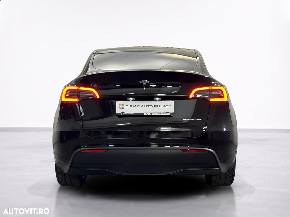 TESLA Model Y 2023 — imagine 4