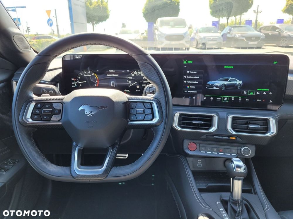 Ford Mustang - 25