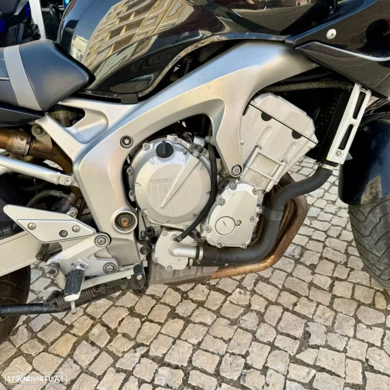 Yamaha FZS 600 - 13