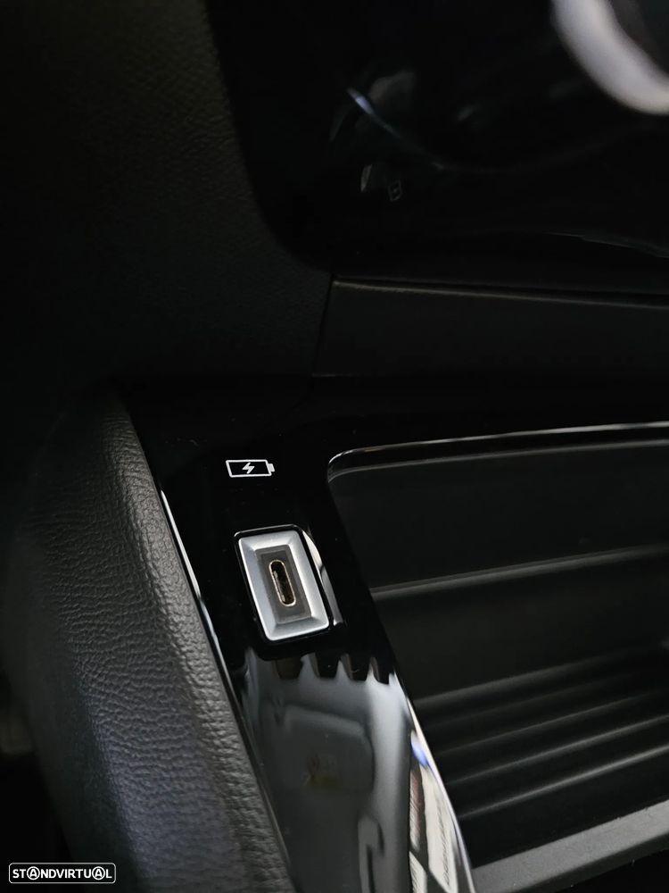 Peugeot e-208 Active - 23