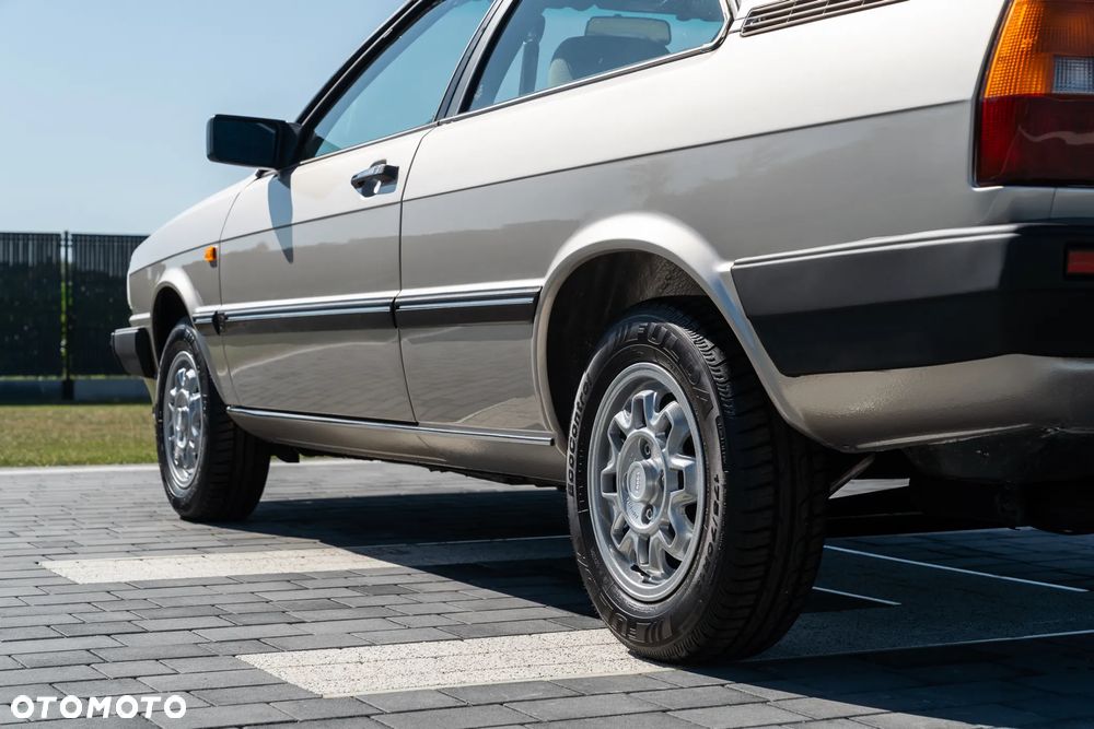 Audi Coupe 2.0 GT - 6