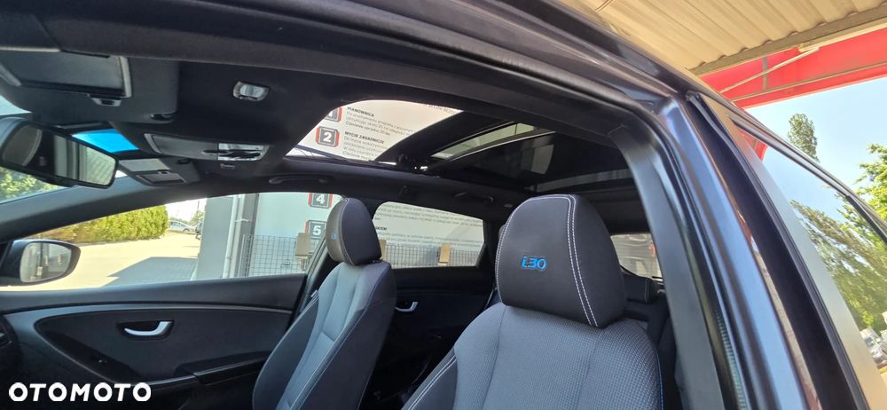 Hyundai i30 blue Kombi 1.6 GDi YES Gold - 33